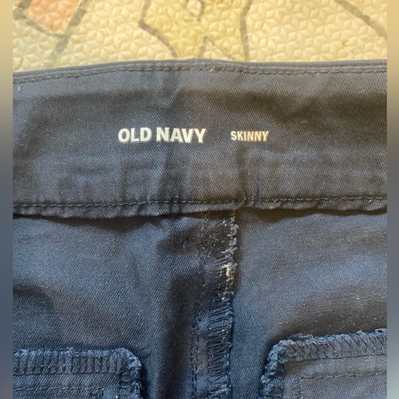 Old Navy skinny women’s chino pant - Picture 2 of 4
